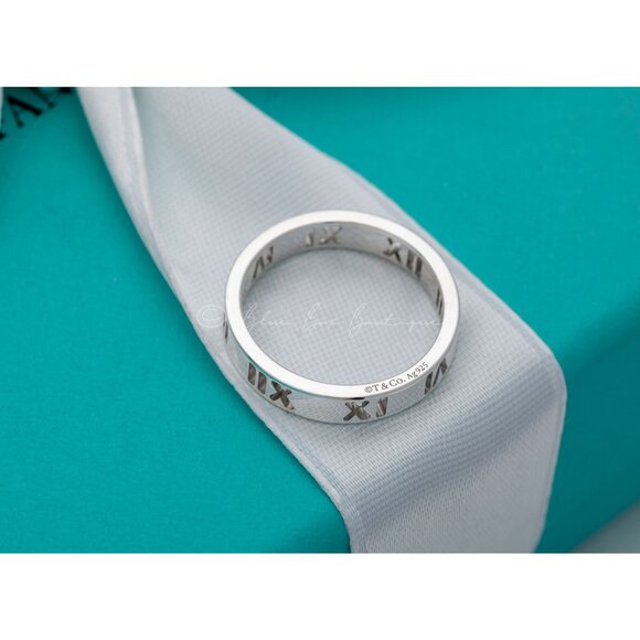 Tiffany & Co. Atlas Ring Vintage Classic Roman Cutout Numerals Band Size 5 - Picture 2 of 5